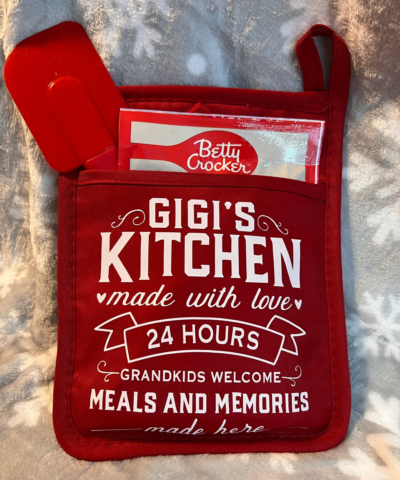 GiGi's Kitchen Potholder Set
